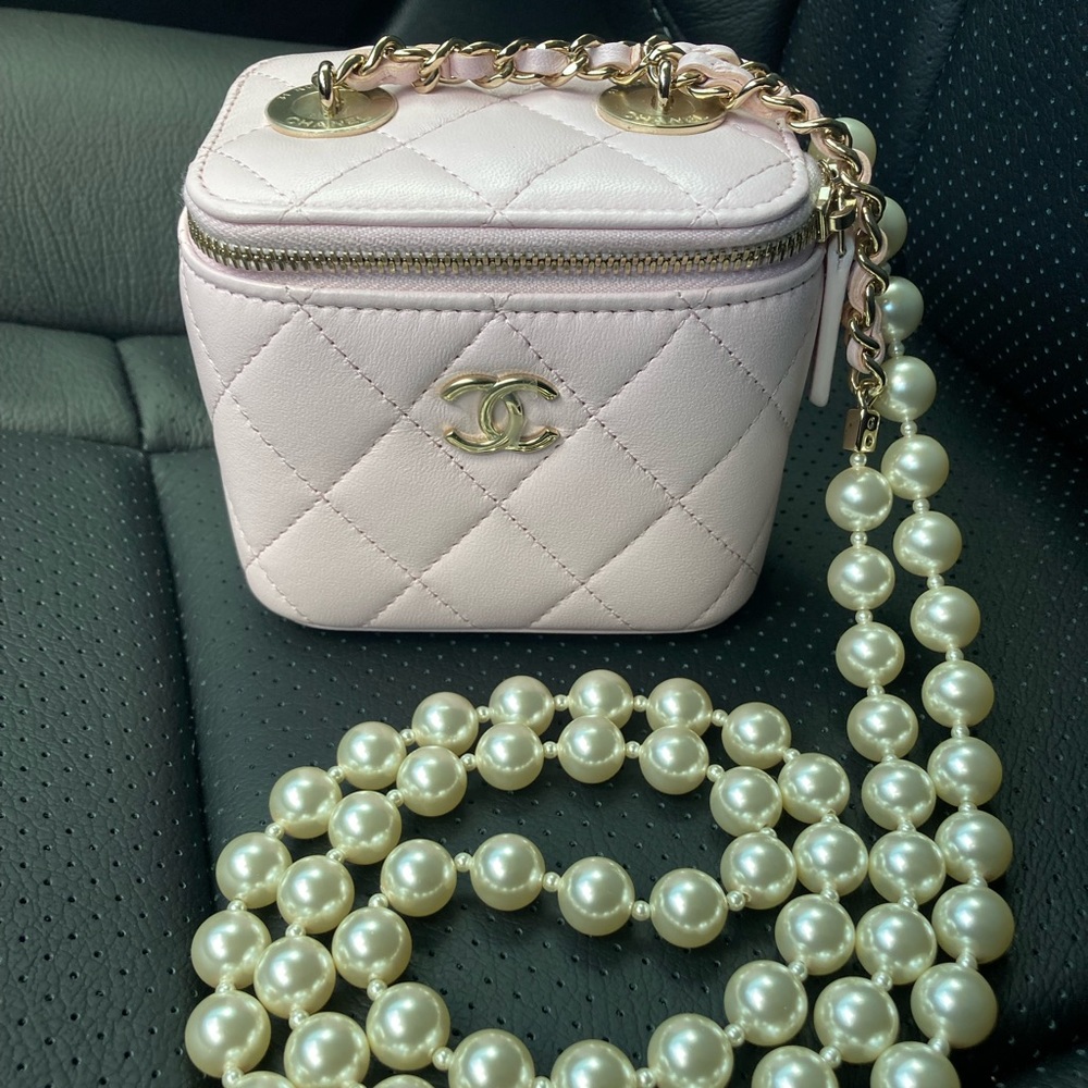 SOLD Chanel Mini Vanity Light Pink - Picture 2 of 2